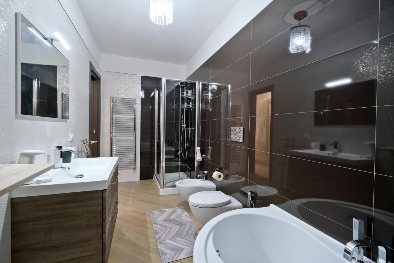 Modern House - 5 Stelle - Posto Auto Privato Apartment Brindisi Bagian luar foto