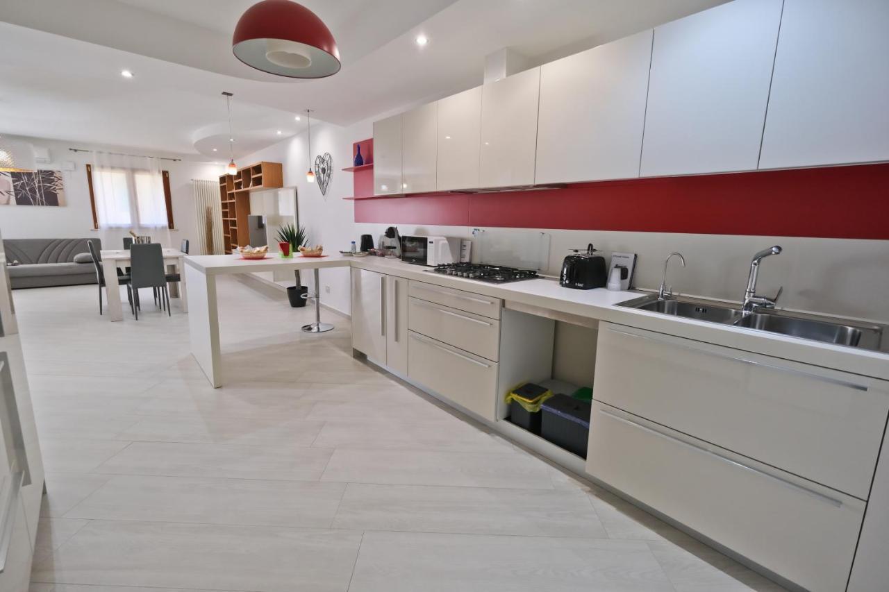 Modern House - 5 Stelle - Posto Auto Privato Apartment Brindisi Bagian luar foto