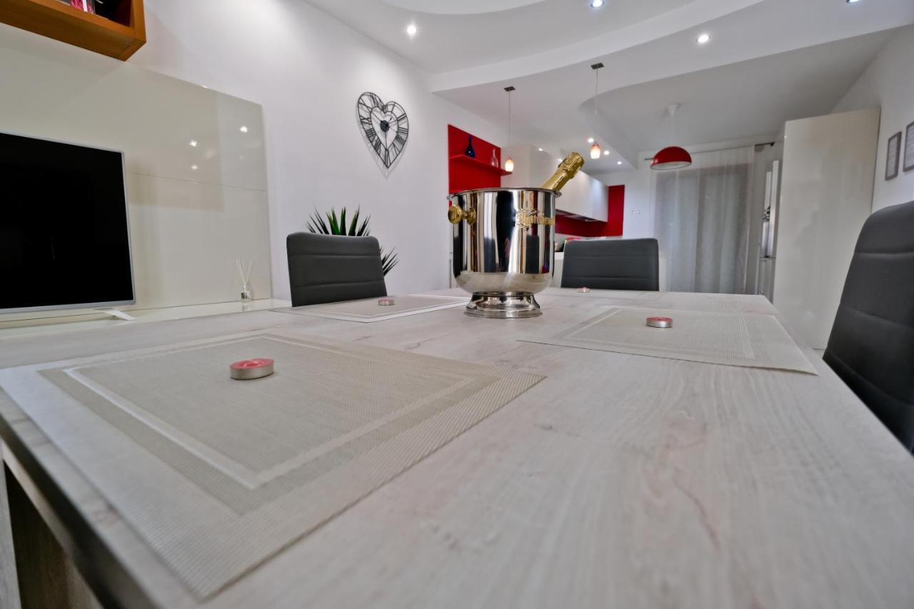 Modern House - 5 Stelle - Posto Auto Privato Apartment Brindisi Bagian luar foto