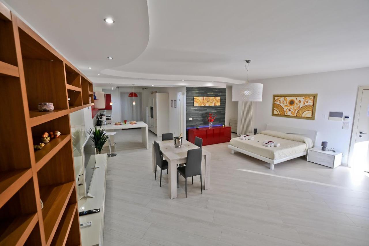 Modern House - 5 Stelle - Posto Auto Privato Apartment Brindisi Bagian luar foto