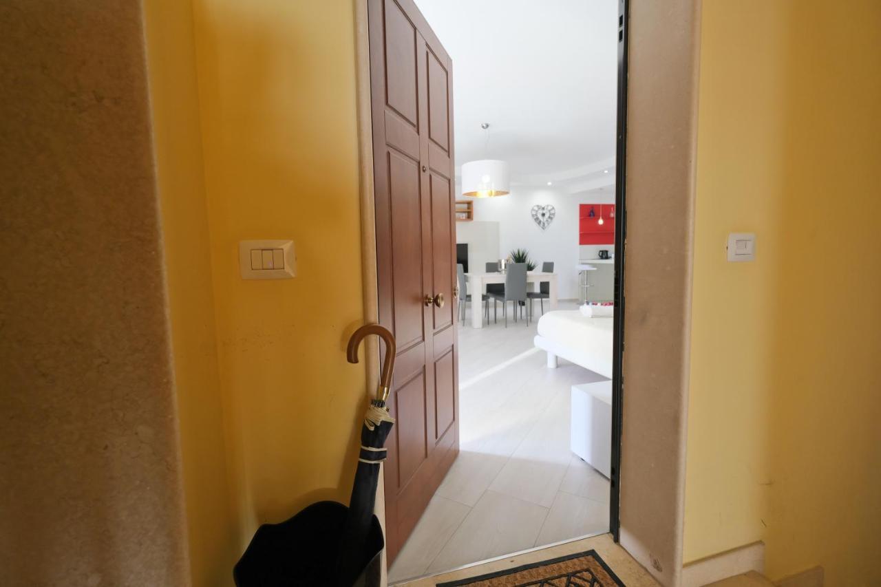 Modern House - 5 Stelle - Posto Auto Privato Apartment Brindisi Bagian luar foto